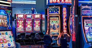 Infinite Blackjack live dealer table streaming on sidney keluar mobile app